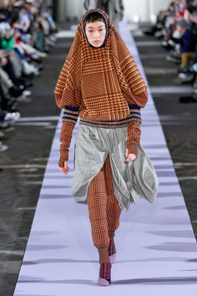 Look 12